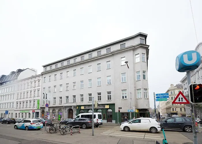 Nice Studio Close To Metro III