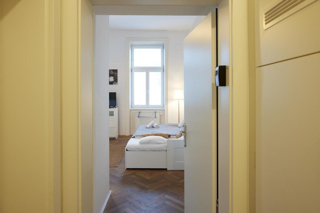 Close To Metro Iii Appartement