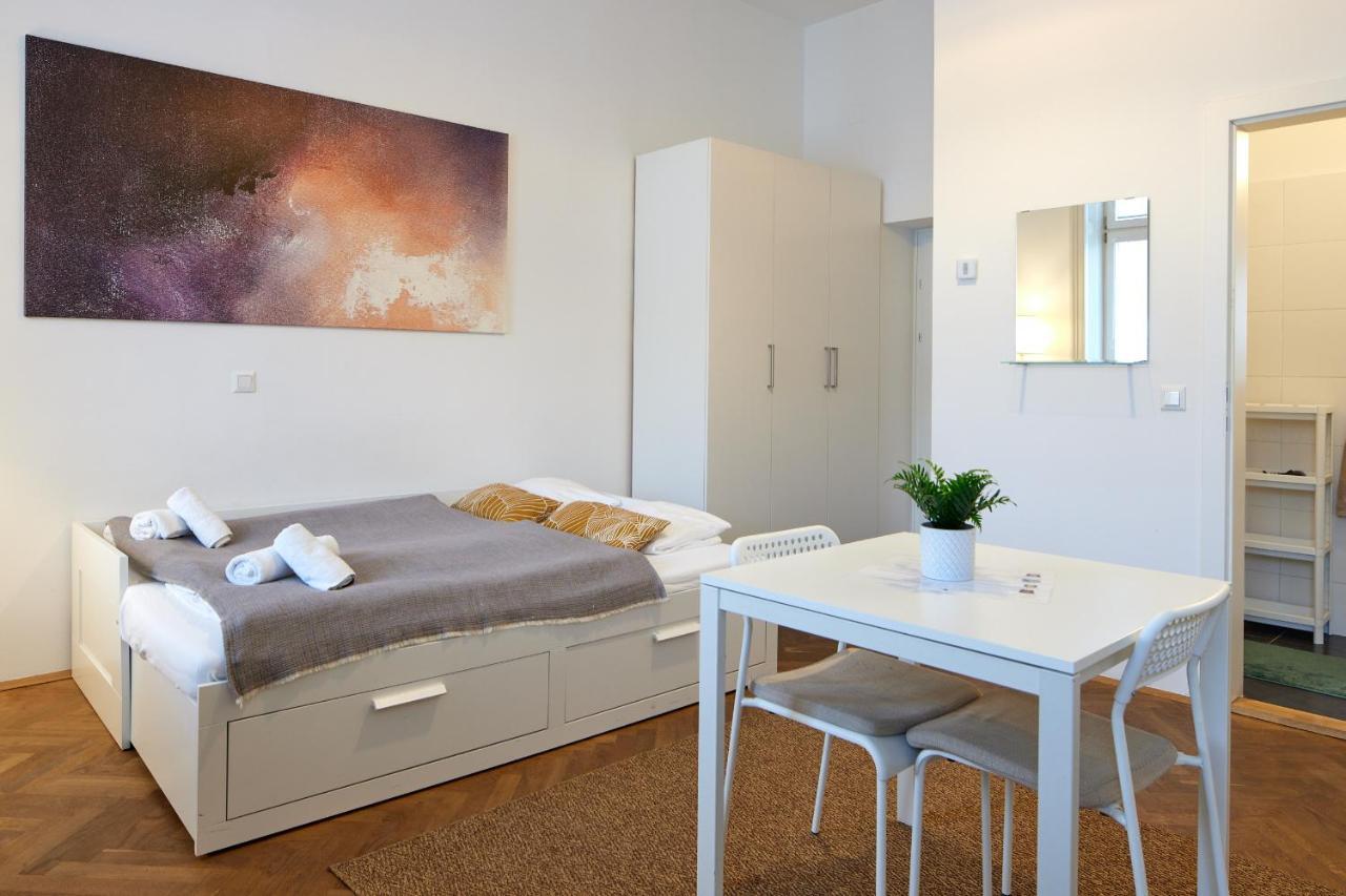 Close To Metro Iii Appartement *