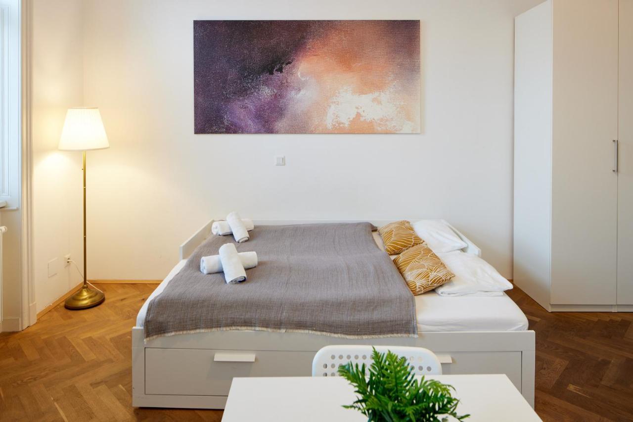 Close To Metro Iii Appartement *